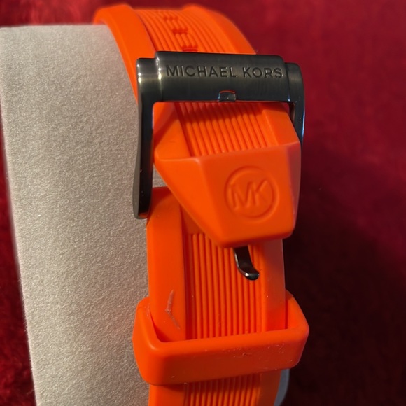 Michael Kors Mens Watch Orange Sports Band - Picture 6 of 6